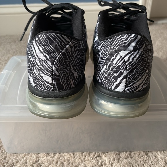 Men’s Nike sneakers - Picture 3 of 5